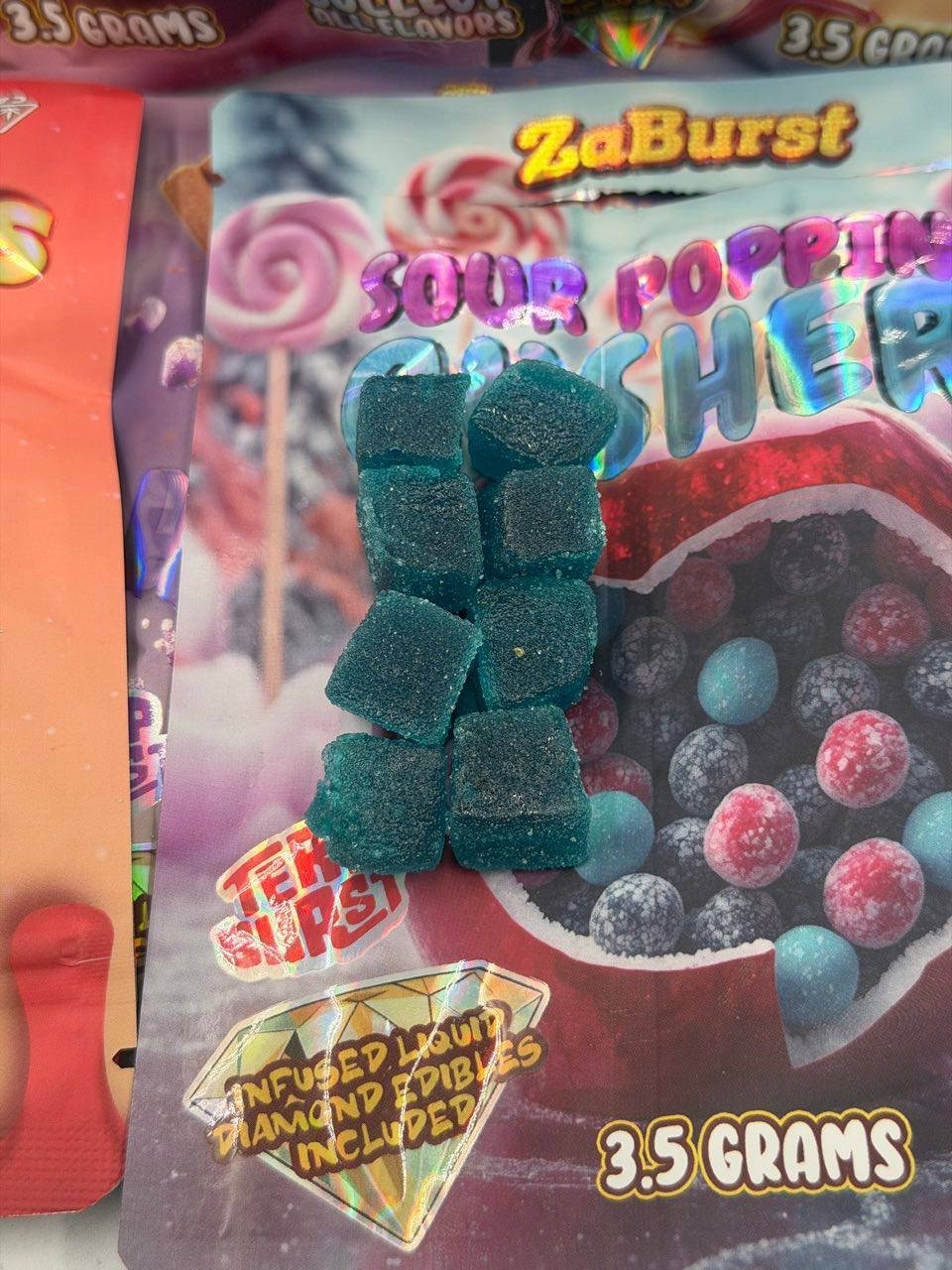 za burst qp box snowcap 8ths with gummies za burst qp box snowcap 8ths with gummies